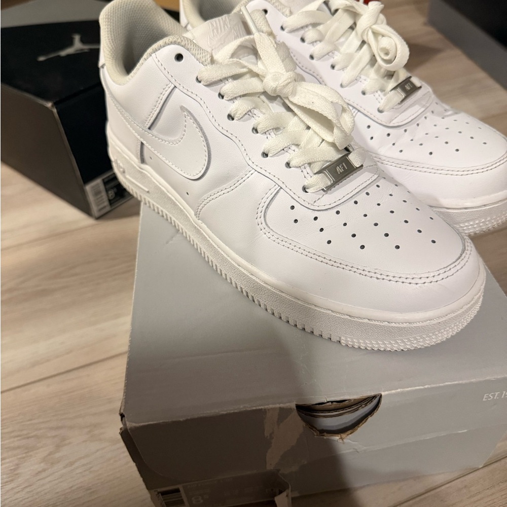 Nike Air Force - White